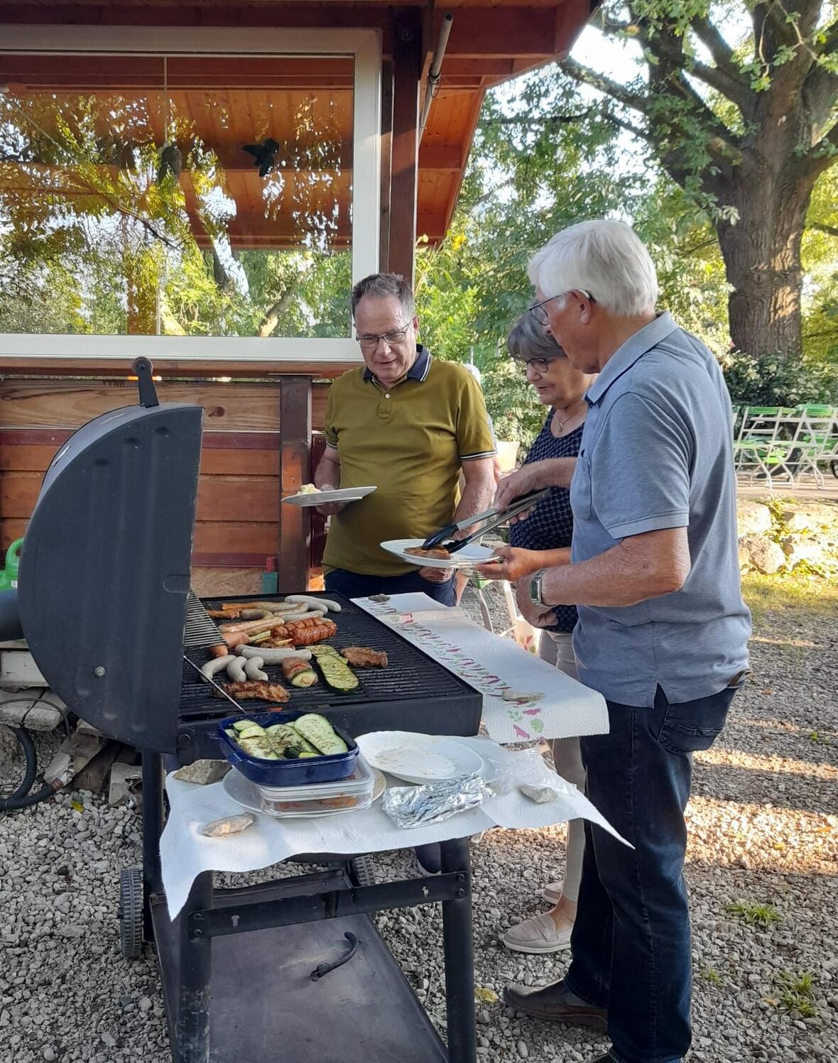 2024-10-12_16-39-50-2024_mitbringgrillen