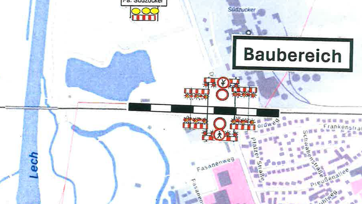 Sperrung Bahnübergang Donauwörther Straße in Rain am Lech.