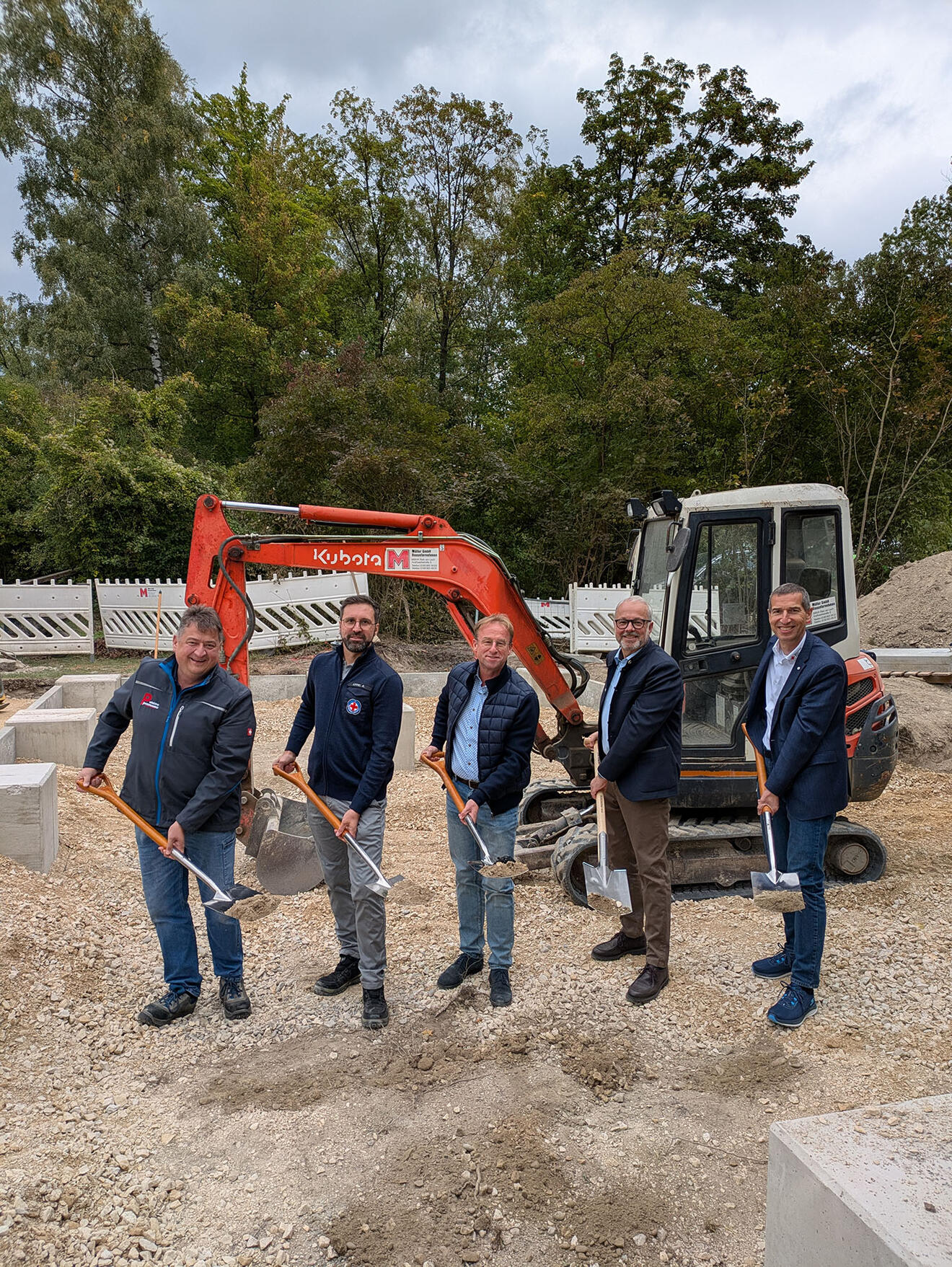 Spatenstich zur neuen Wachstation der Wasserwacht in Rain