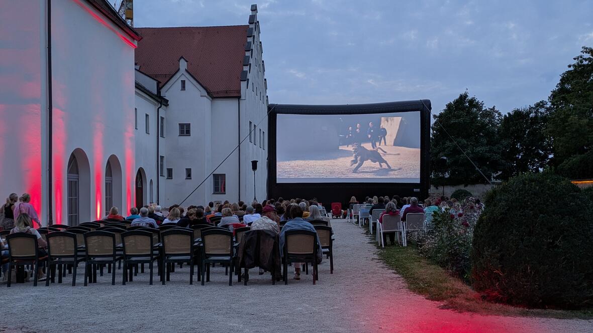 Sommerkino im Schlossgarten in Rain