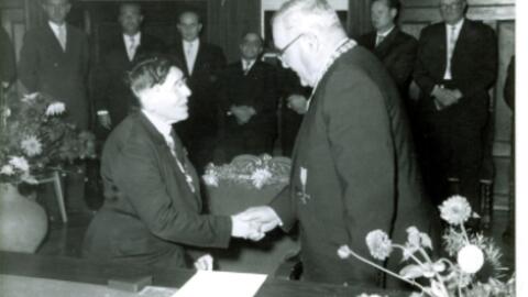 Verleihung der Ehrenbürgerschaft 1963 durch 1. Bürgermeister Carl Faig