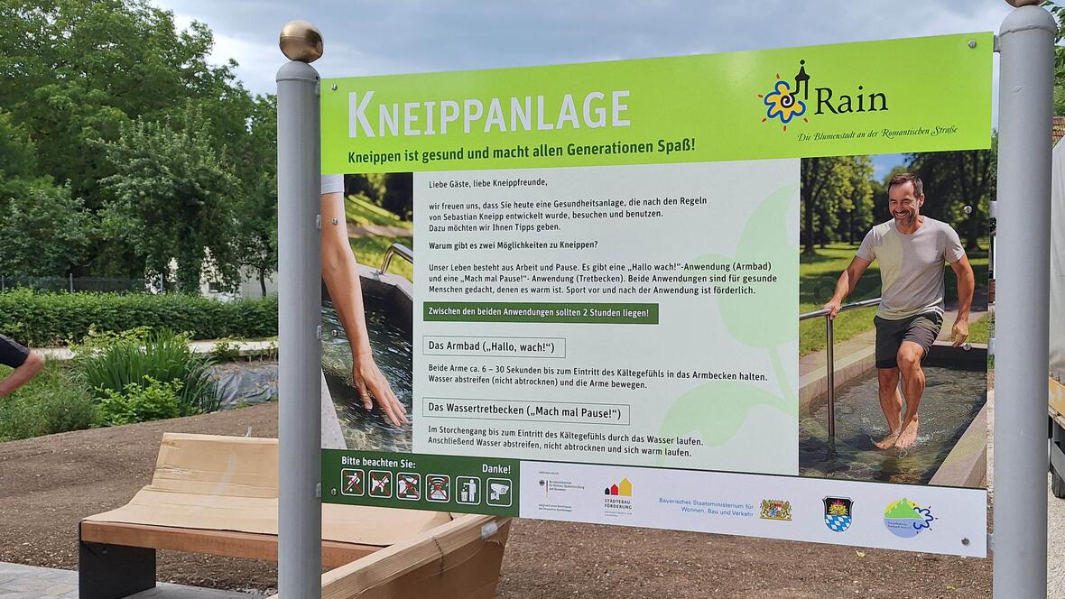 Infotafel an der Kneippanlage im Stadtpark Rain