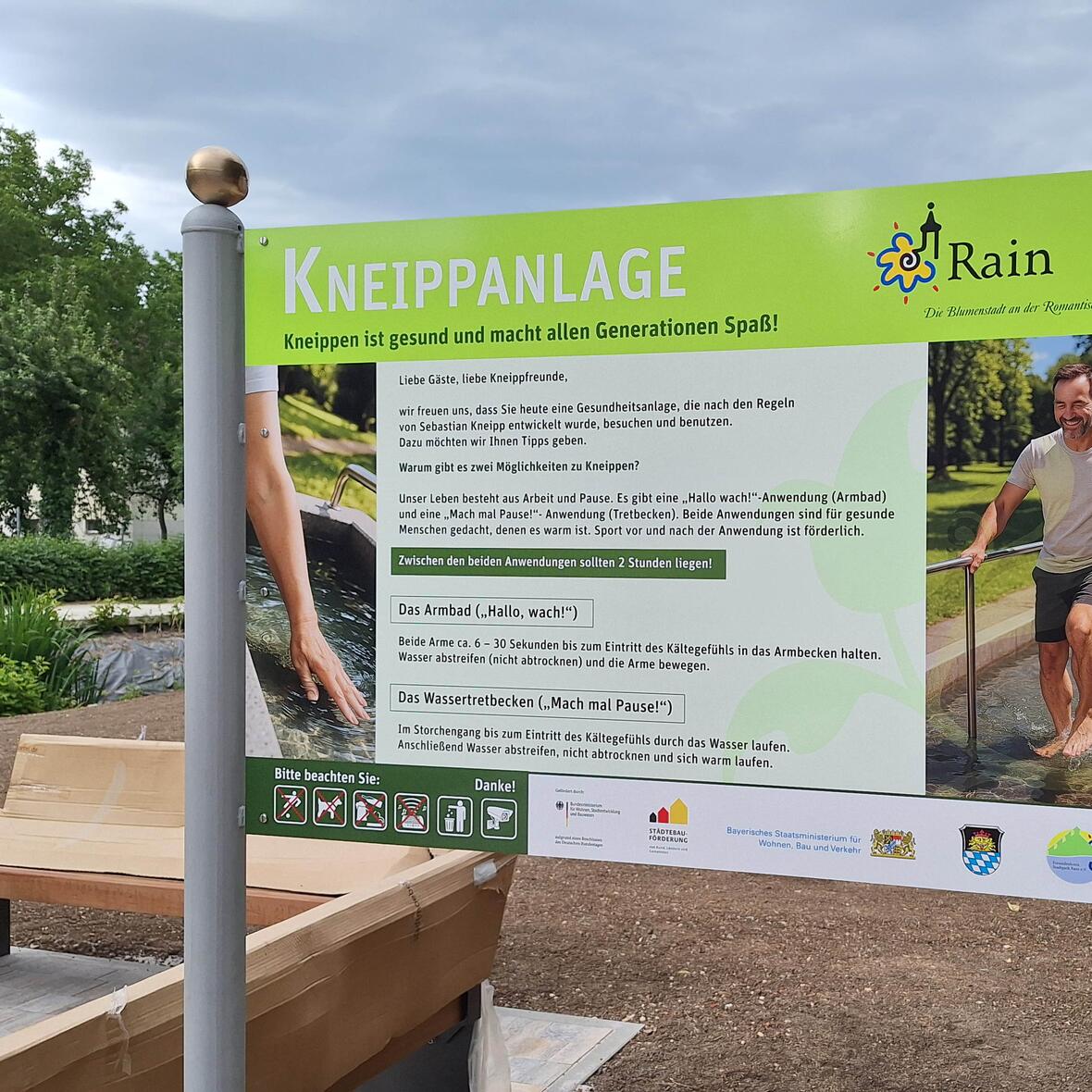 Infotafel an der Kneippanlage im Stadtpark Rain