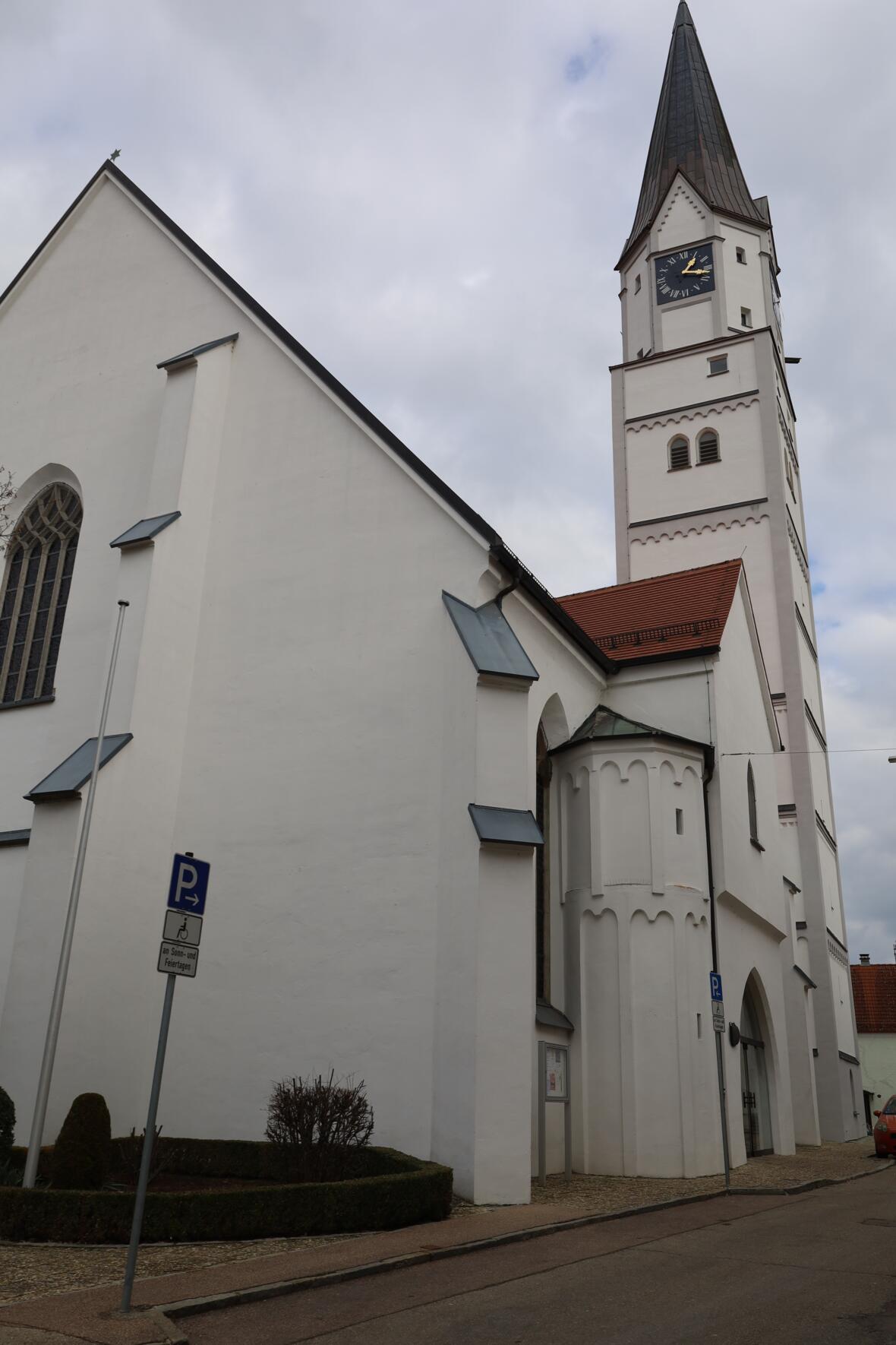 Katholische Stadtpfarrkirche St. Johannes der Täufer Rain am Lech