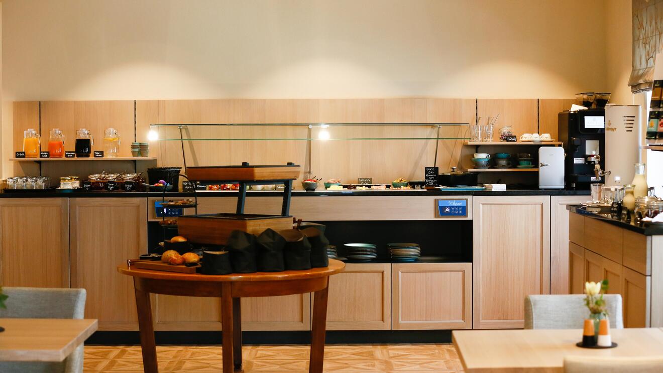 Frühstücksbuffet im Hotel Lutz, Rain