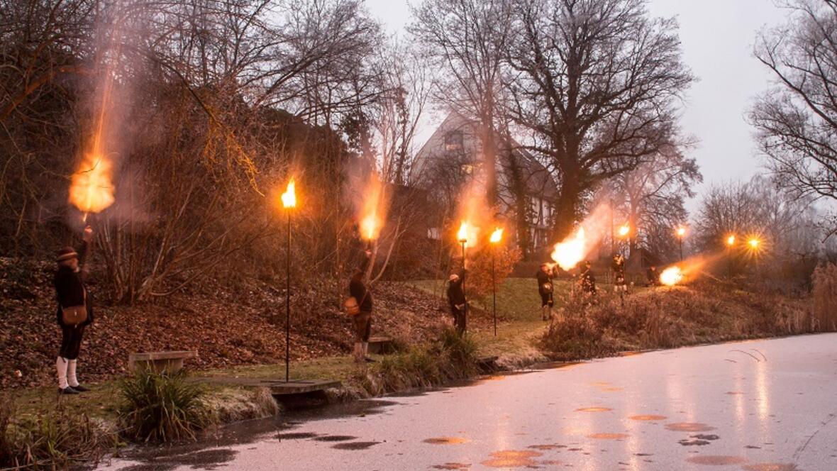 Neujahrssalut durch die königlich privilegierte Schützengesellschaft Rain am Lech