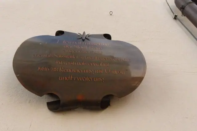 Emailleschild des Heimatmuseums der Stadt Rain