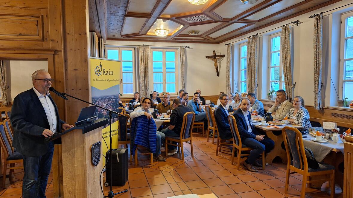 7-unternehmerfruehstueck-der-stadt-rain-mit-der-firma-aviko